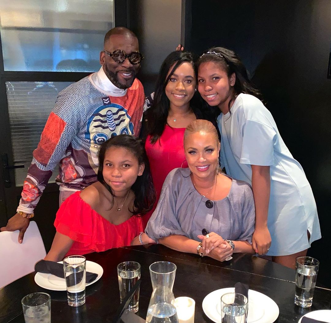 Gizelle and Jamal Bryant with their three daughters